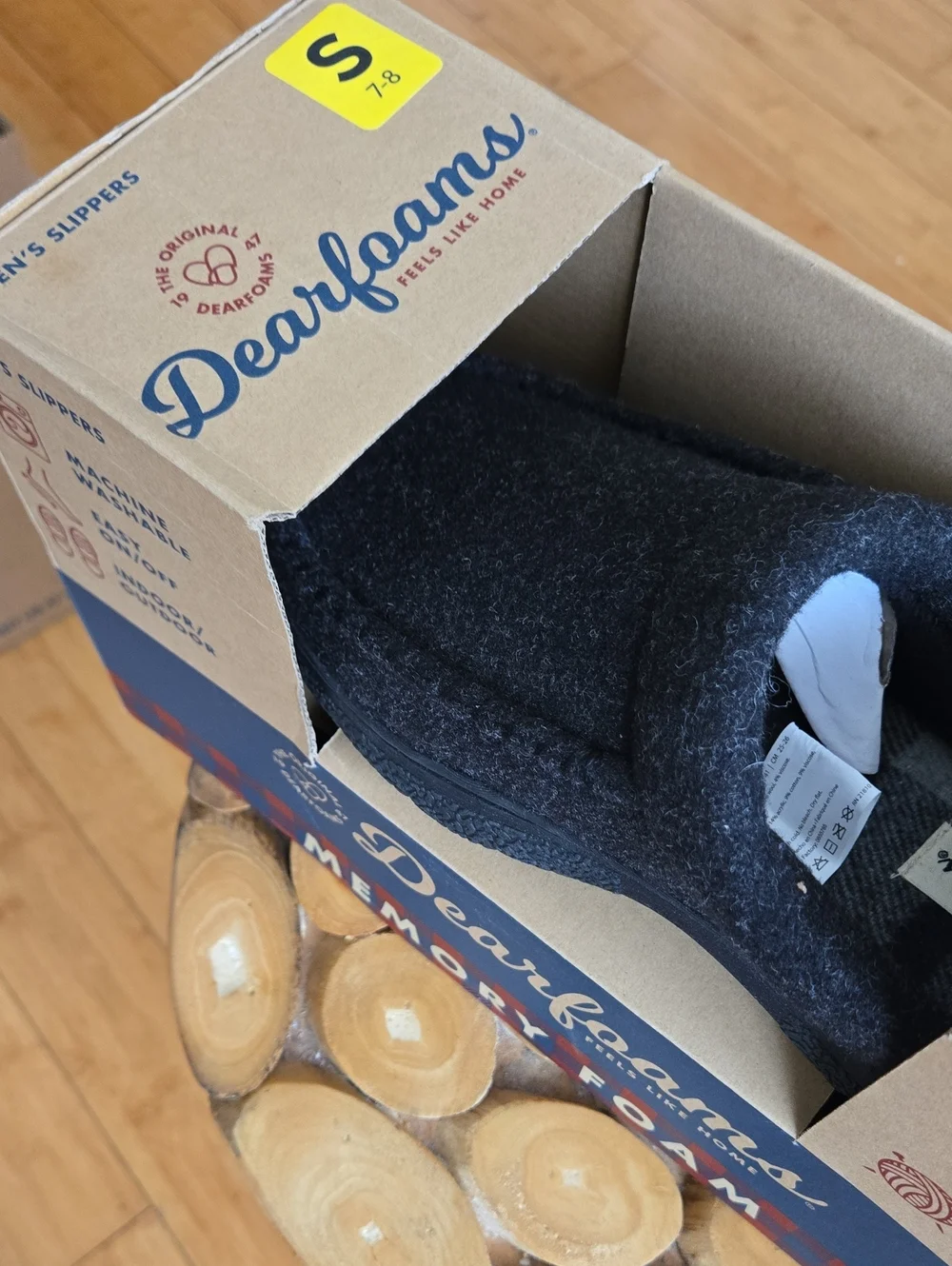 NEW In BOX Dearfoams Memory Foam Slippers Mens SMALL 7/8